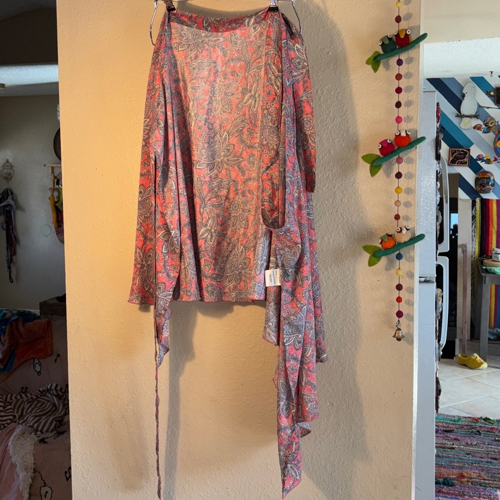 NWOT KARMA HIGHWAY true wrap skirt OSFM. Beautiful slinky material with Paisley’ - Picture 11 of 11